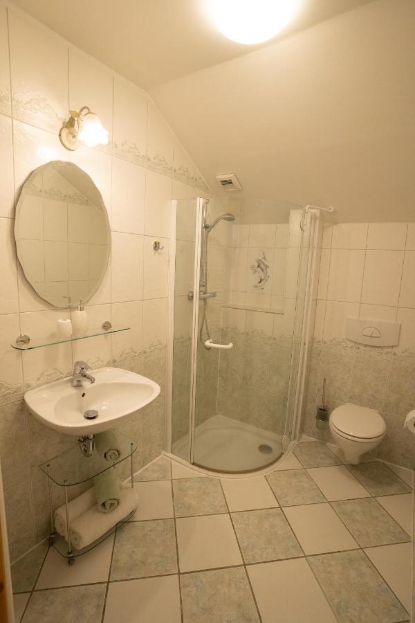 Отель Gaestepension Edeltraud Hirschegg  Экстерьер фото