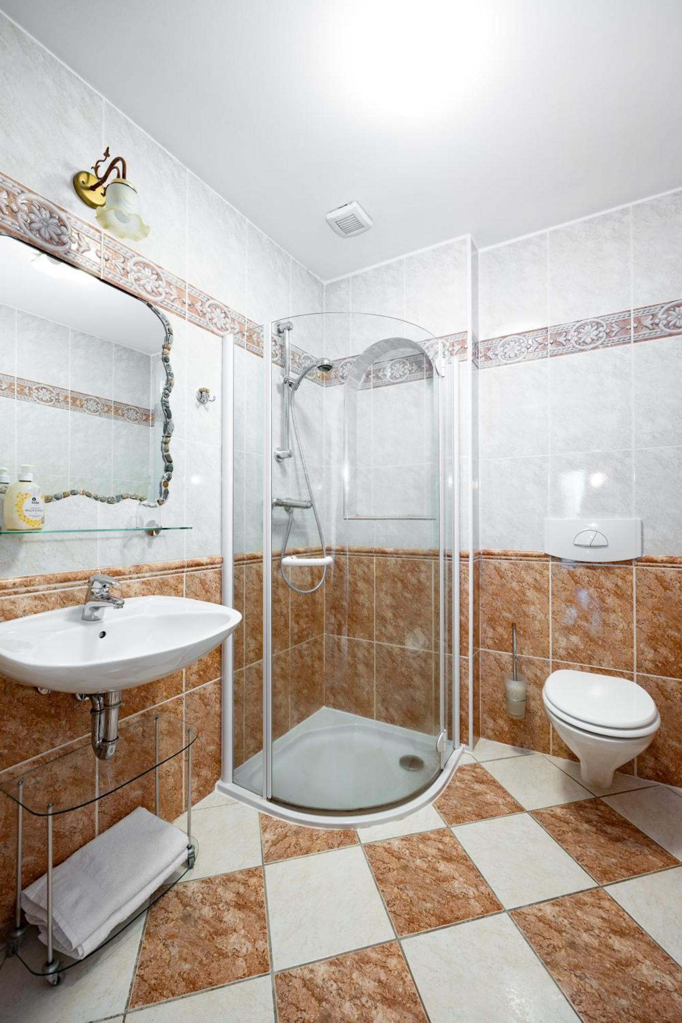 Отель Gaestepension Edeltraud Hirschegg  Экстерьер фото
